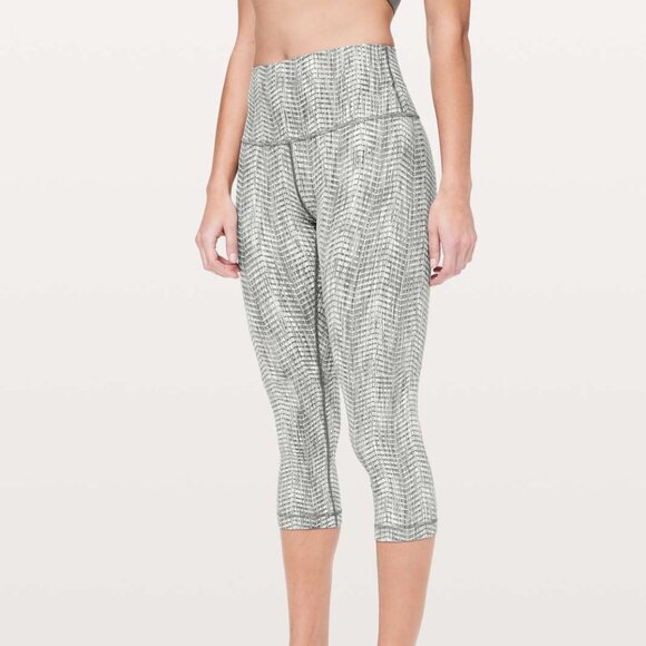 Lululemon Gray Sage Wunder Under Crop High-Rise Full-On Luon 21" Leggings Size 8 - Picture 1 of 12